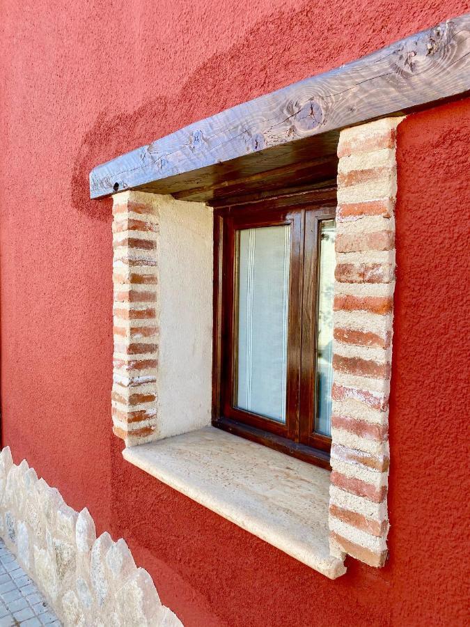 La Parada De Jimena-Casa Rustica Rodeada De Bodegas En Rueda Exterior photo